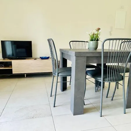 Kibilu - Via Galvani Con Parcheggio E Giardino Privato Ispra